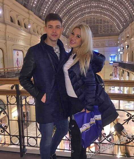 Маша и Дима гуляют